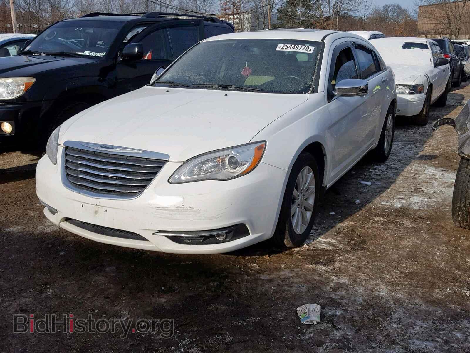 2013 CHRYSLER 200 - VIN: 1C3CCBCG8DN738313 - Фото 2