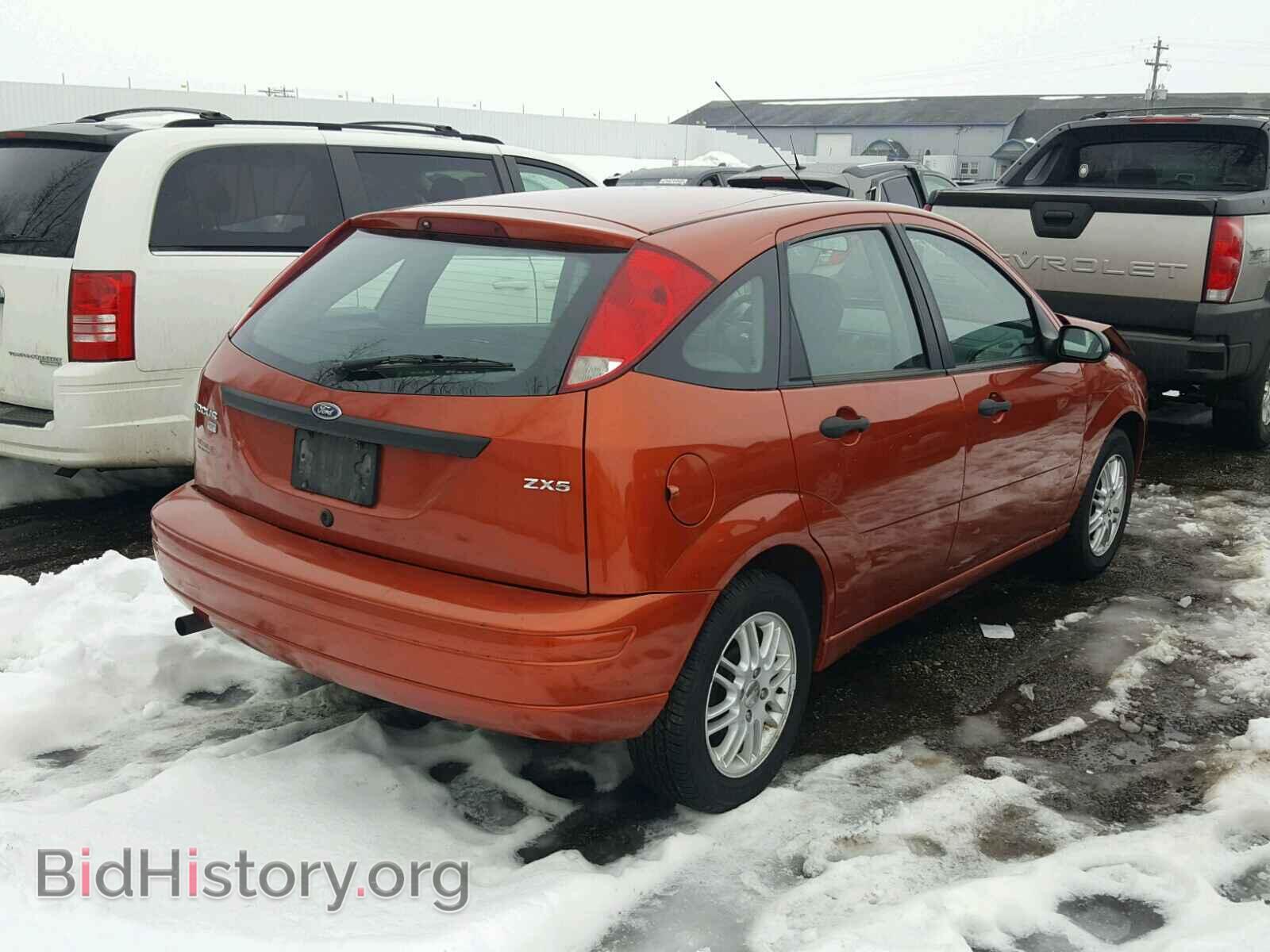 2005 FORD FOCUS - VIN: 3FAFP37N85R118058 - Фото 4