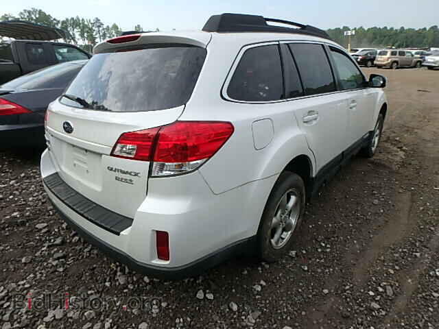 2011 SUBARU OUTBACK - VIN: 4S4BRBGC6B3332354 - Photo 4