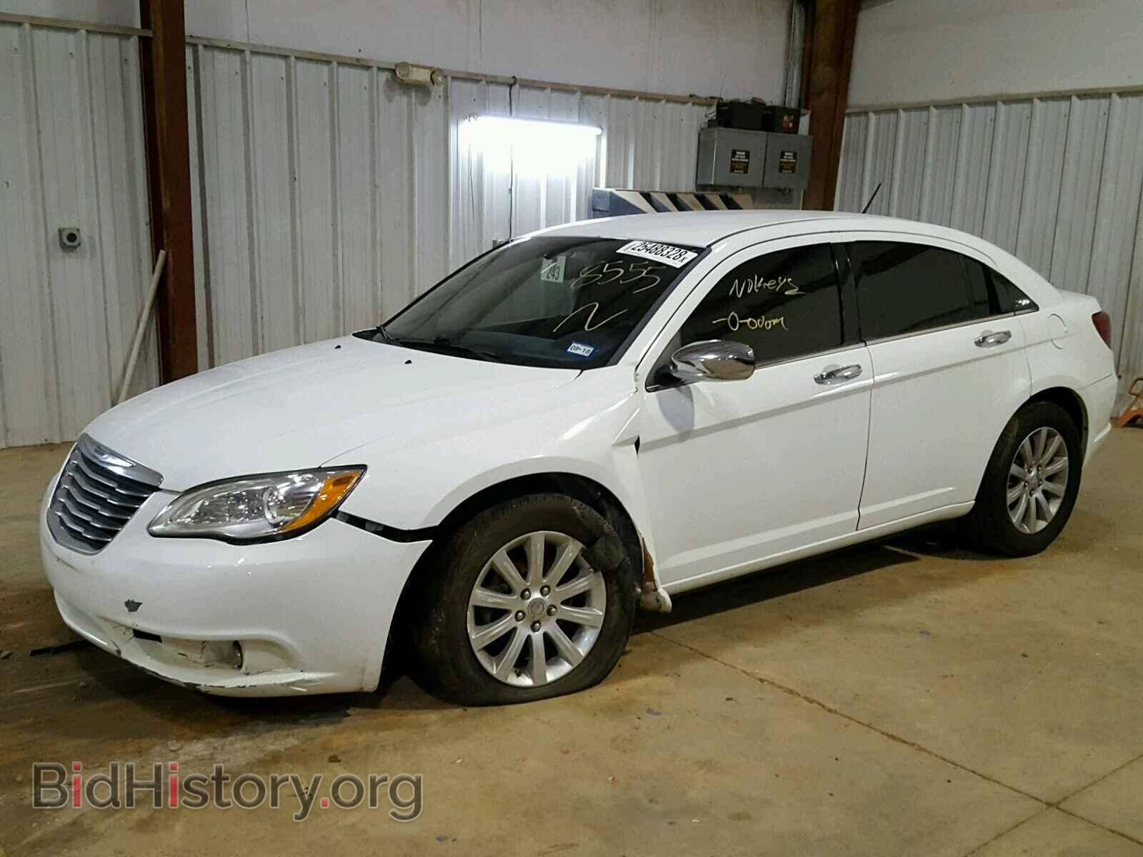 2013 CHRYSLER 200 - VIN: 1C3CCBCG1DN528555 - Фото 2