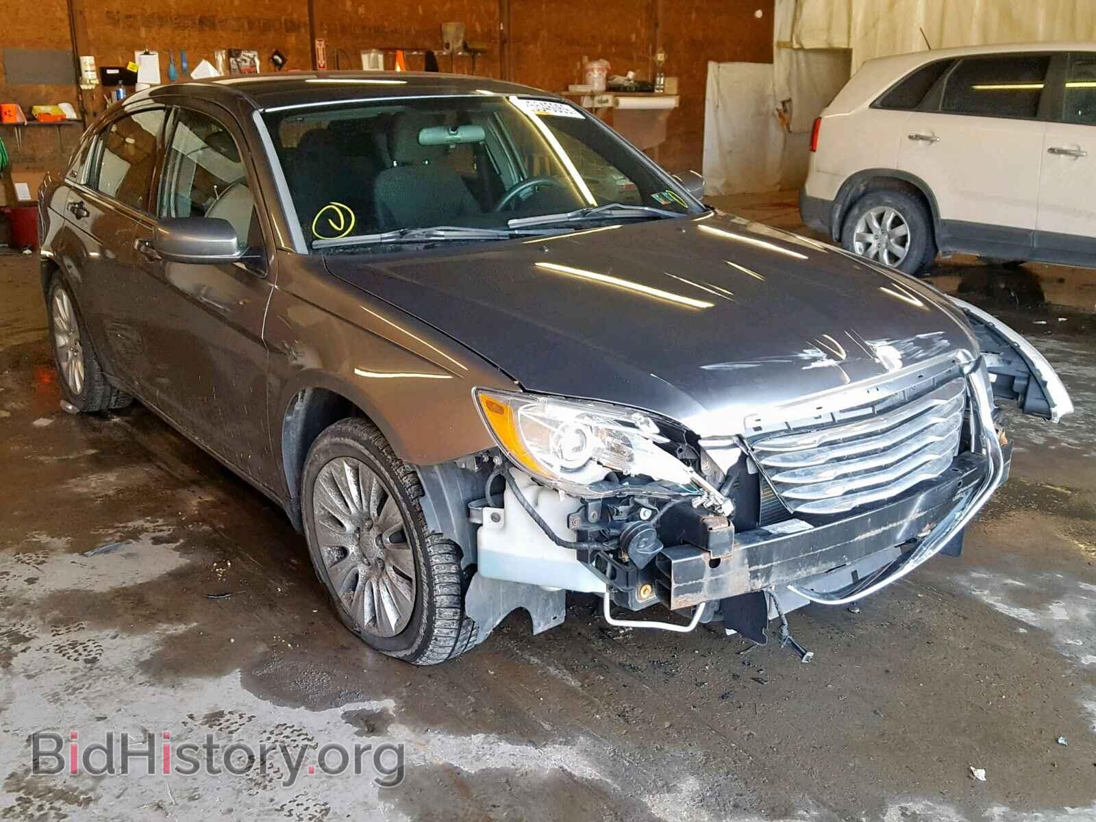 Photo 1C3BC4FB0BN611172 - CHRYSLER 200 2011