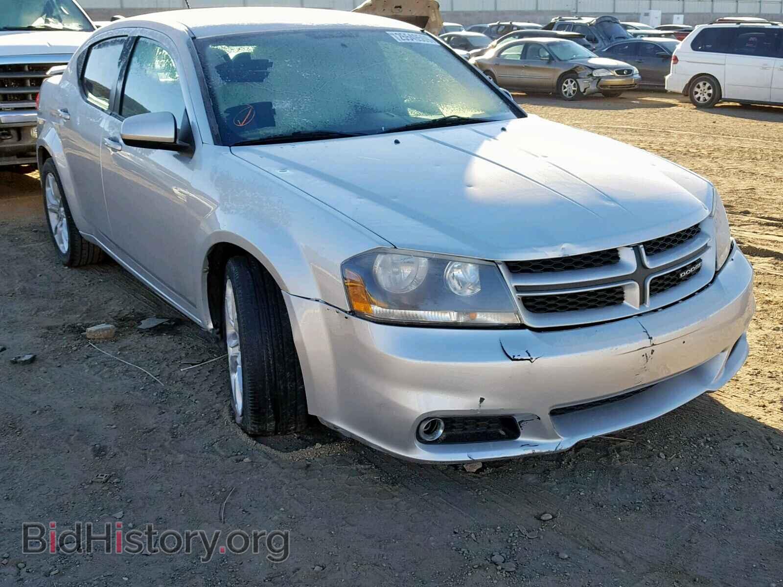 Photo  - DODGE AVENGER 2012