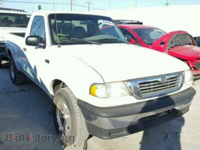2000 Mazda B2500, белый — VIN 4F4YR12C2YTM22486, Copart