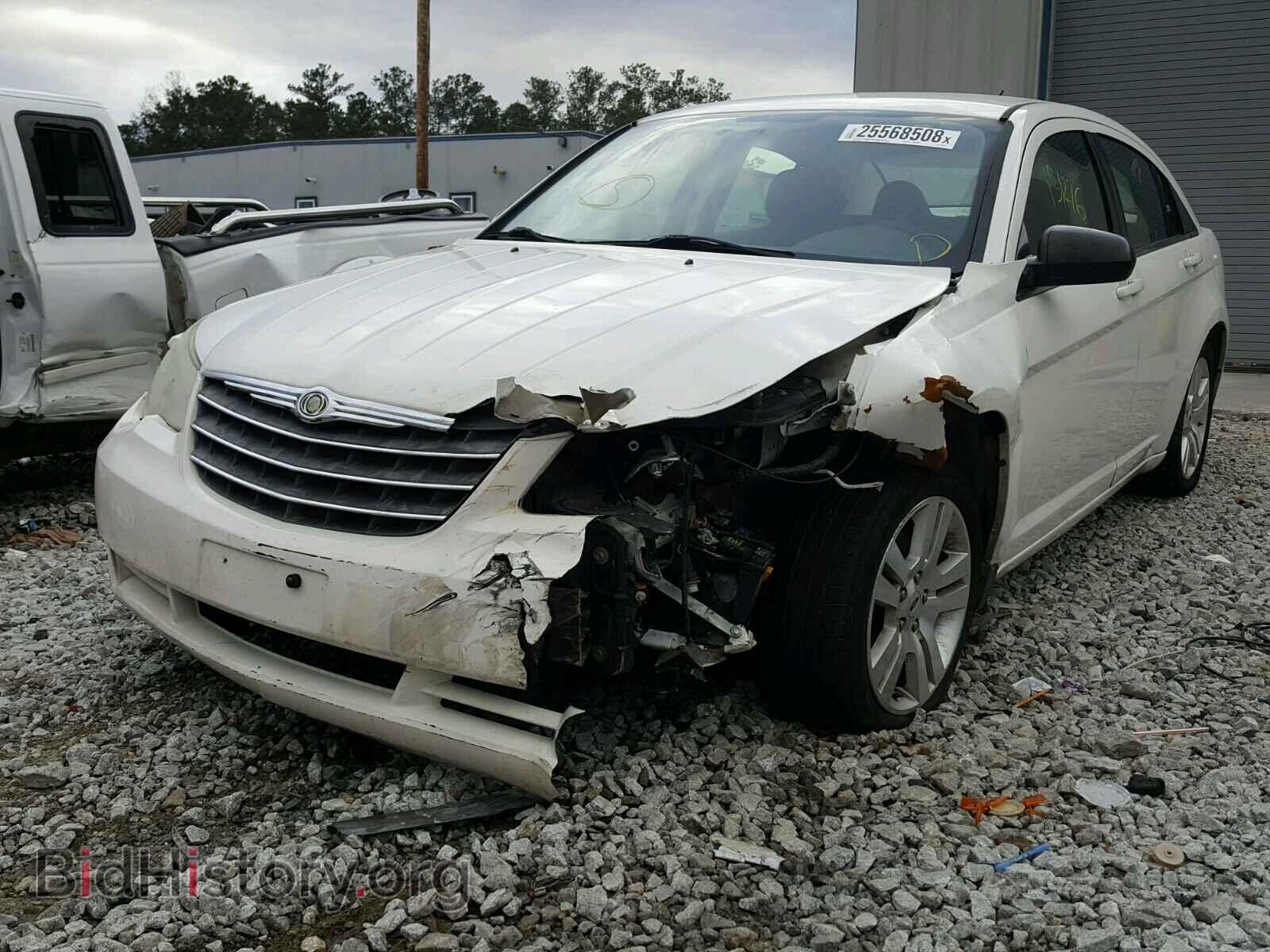 2009 CHRYSLER SEBRING - VIN: 1C3LC46B29N514568 - Фото 2
