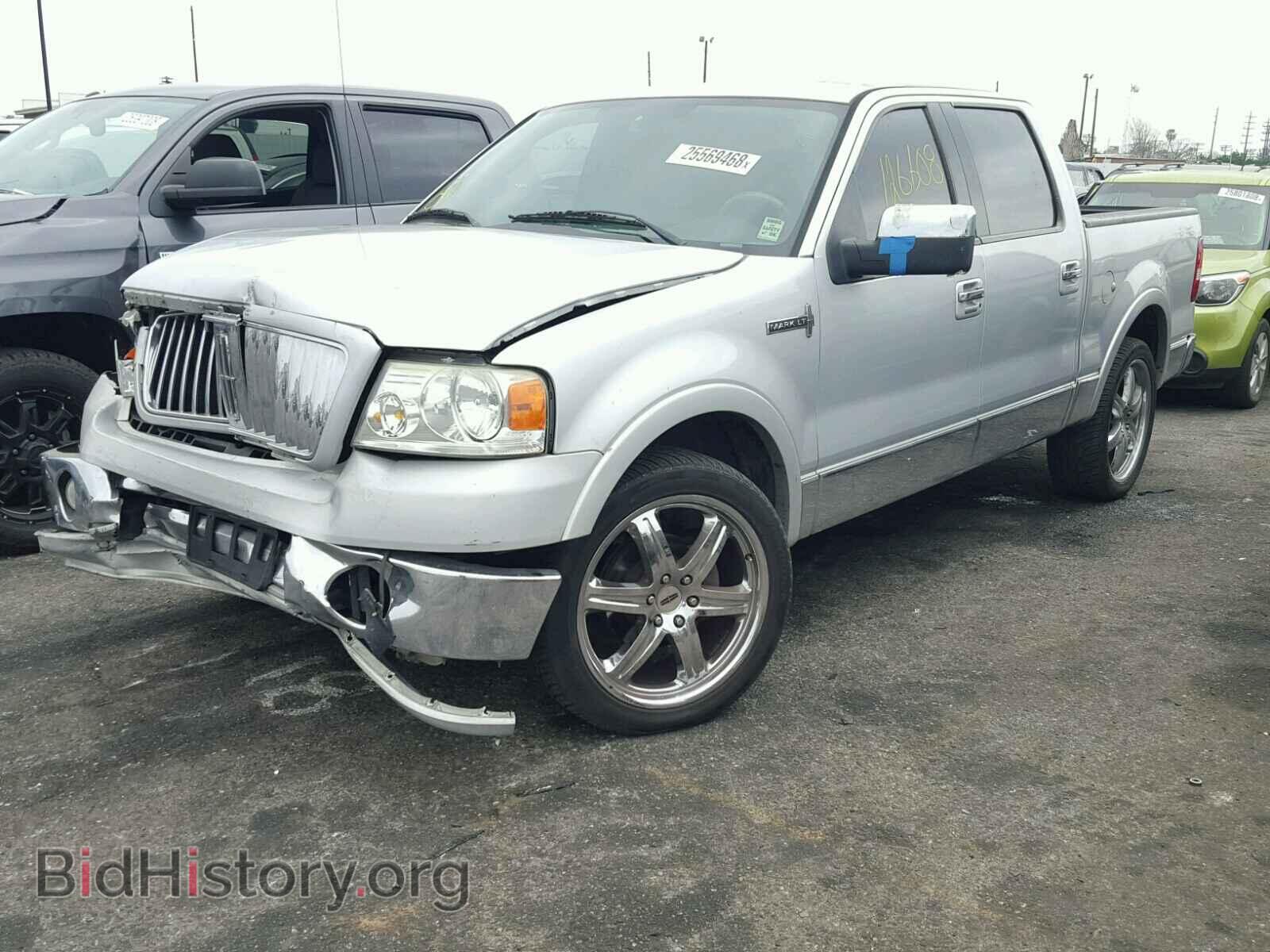 2006 LINCOLN MARK LT - VIN: 5LTPW16536FJ14437 - Photo 2