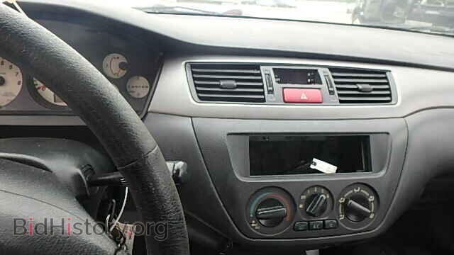 2002 MITSUBISHI LANCER - VIN: JA3AJ86E82U027072 - Photo 9