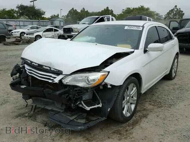 2013 CHRYSLER 200 - VIN: 1C3CCBAB0DN762838 - Photo 2