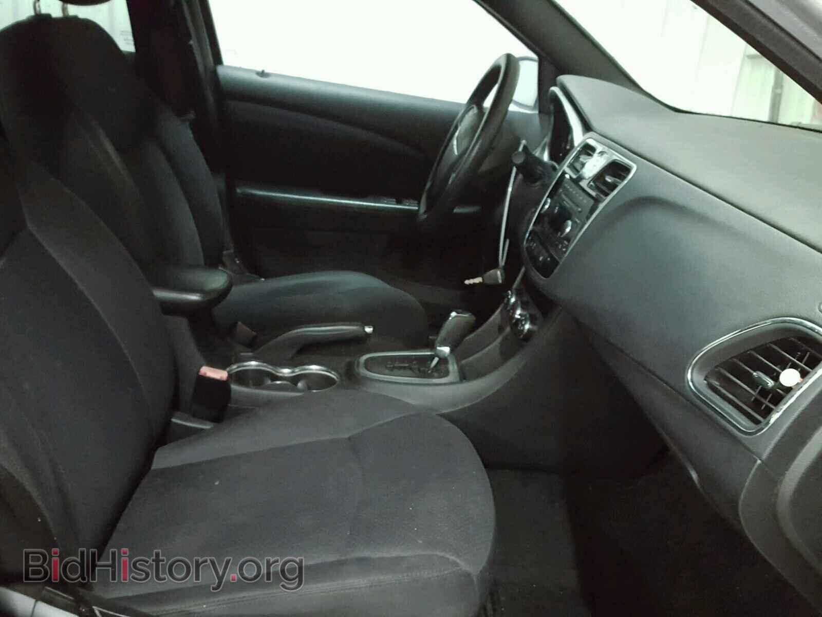 2012 CHRYSLER 200 - VIN: 1C3CCBAG3CN316810 - Фото 5