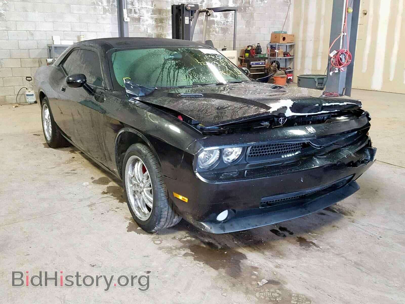 Photo 2B3LJ44V49H623316 - DODGE CHALLENGER 2009