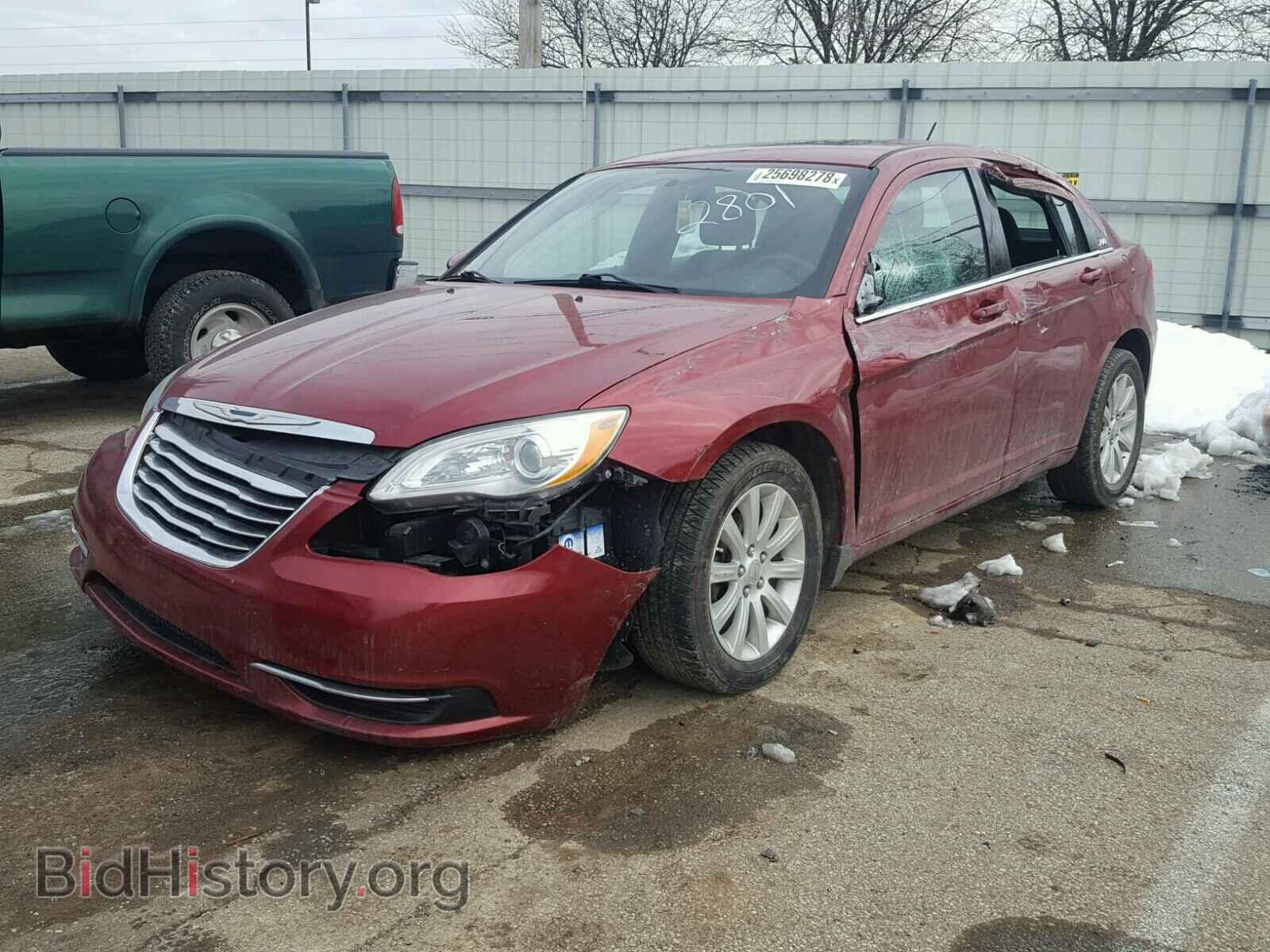 2013 CHRYSLER 200 - VIN: 1C3CCBBBXDN722801 - Фото 2