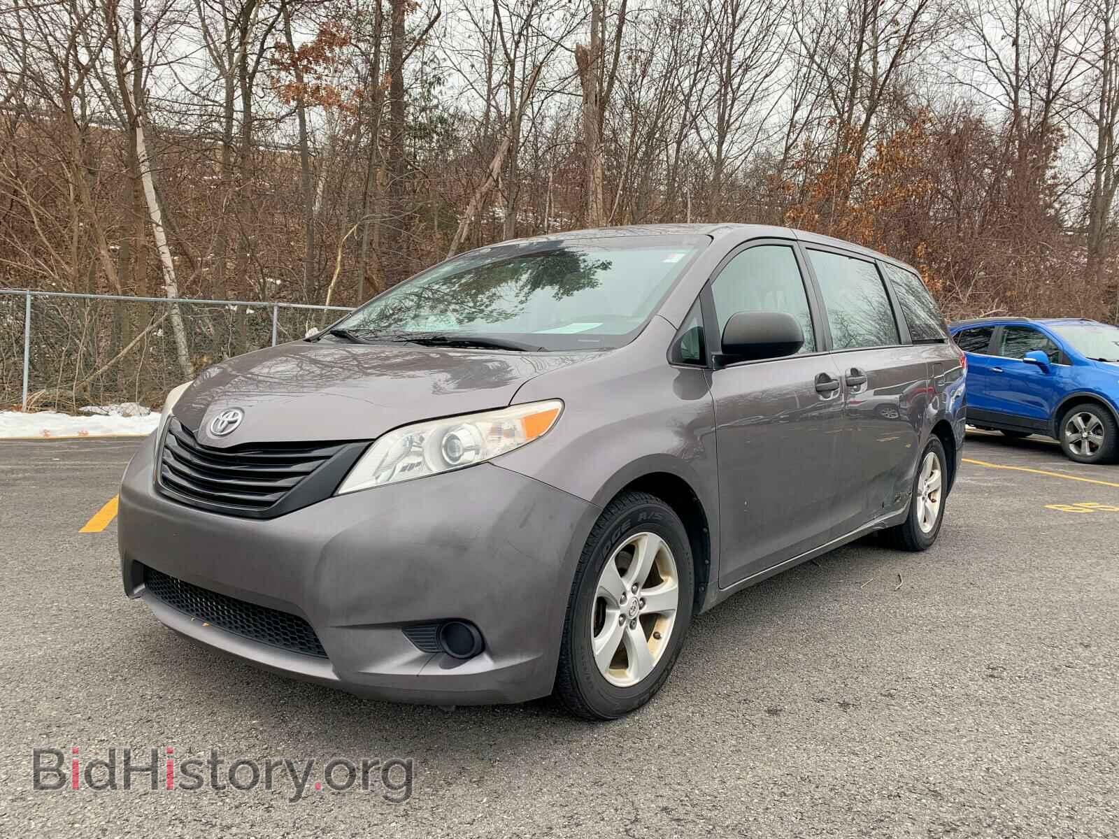 2011 TOYOTA SIENNA BAS - VIN: 5TDZK3DC4BS001952 - Фото 2