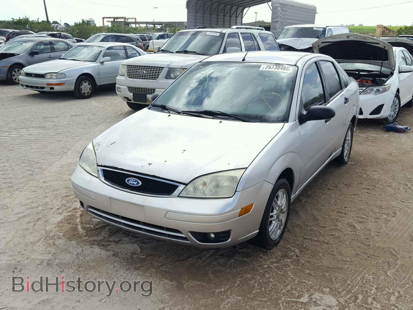 2007 FORD FOCUS - VIN: 1FAHP34N87W165975 - Фото 2
