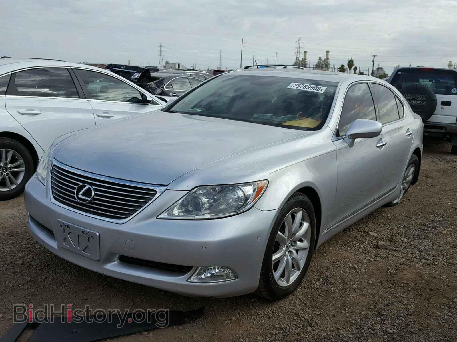 2007 LEXUS LS460 - VIN: JTHBL46F975051379 - Photo 2