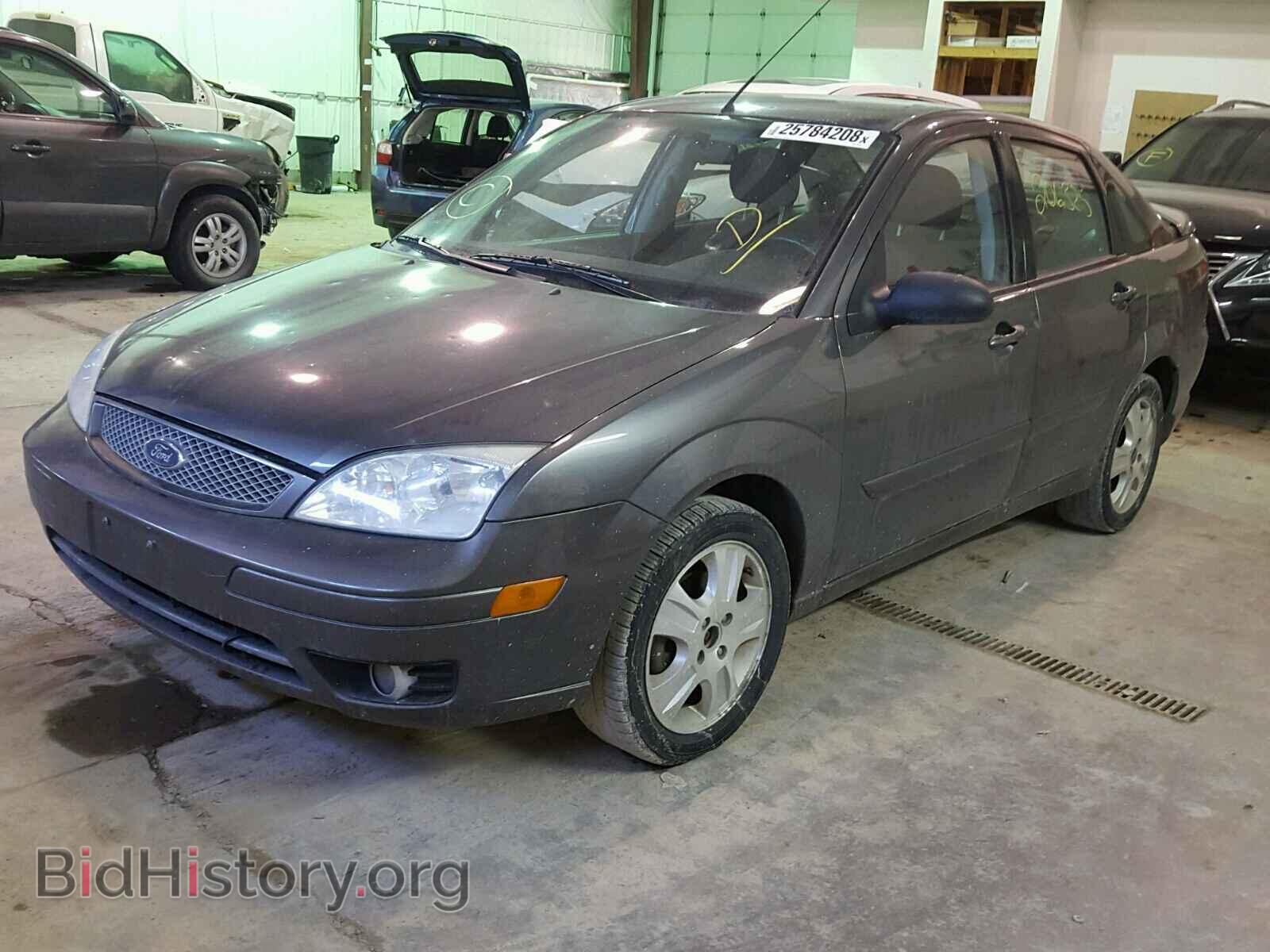 2005 FORD FOCUS - VIN: 1FAFP38Z85W156128 - Фото 2
