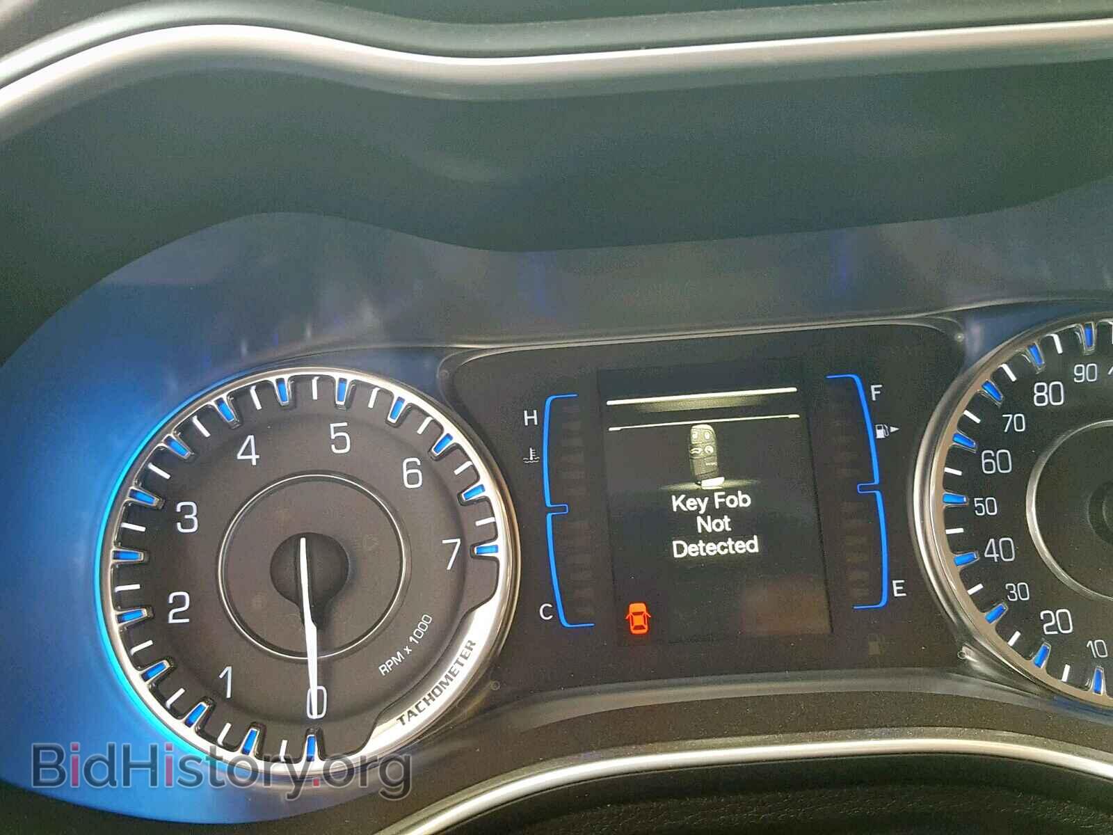 2016 CHRYSLER 200 - VIN: 1C3CCCAB1GN110806 - Photo 8