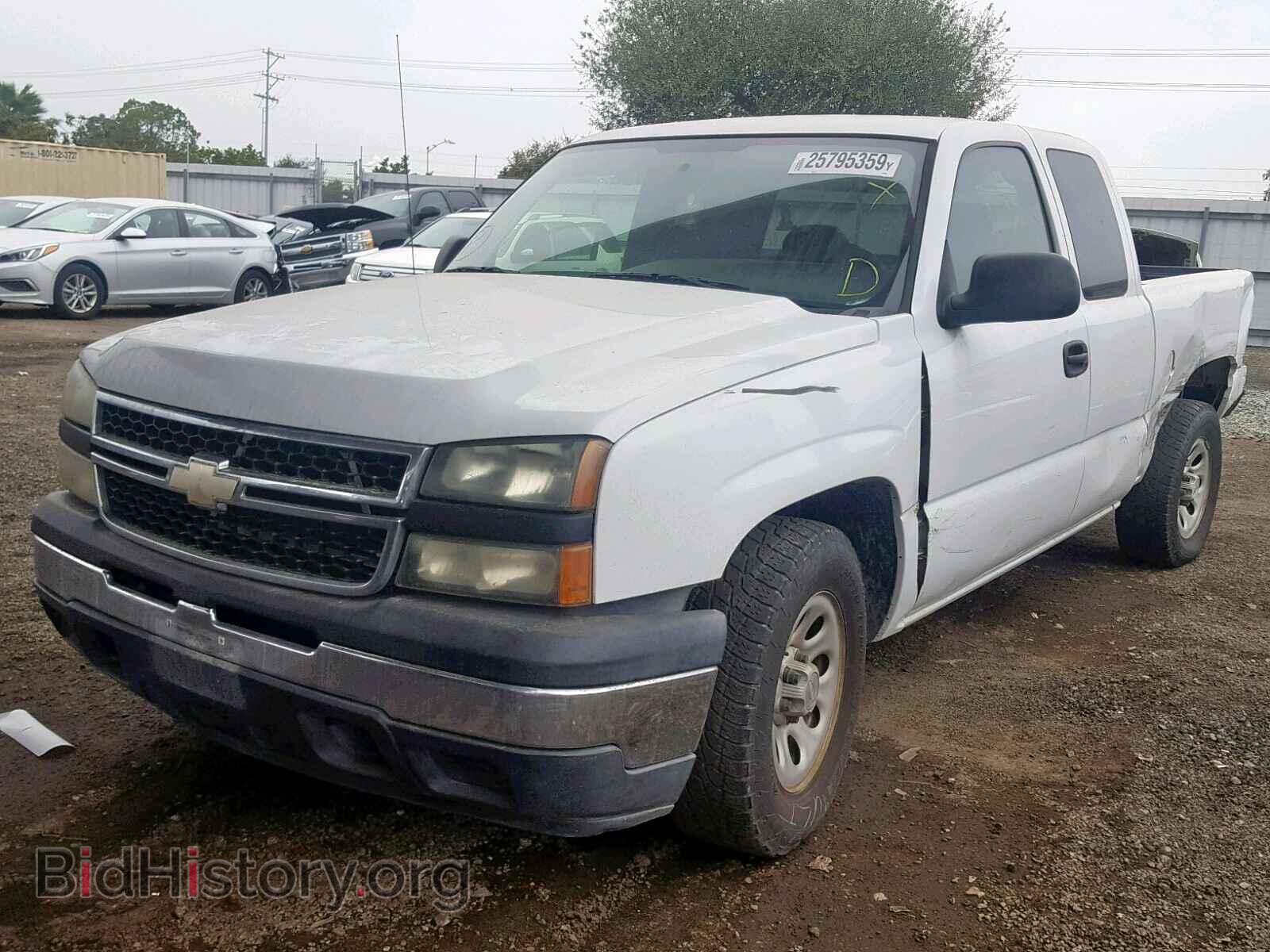 2007 CHEVROLET SILVERADO - VIN: 1GCEC19X07Z165930 - Photo 2