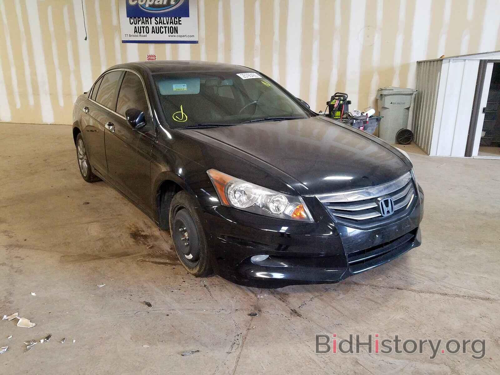 Photo 1HGCP3F86CA018820 - HONDA ACCORD 2012