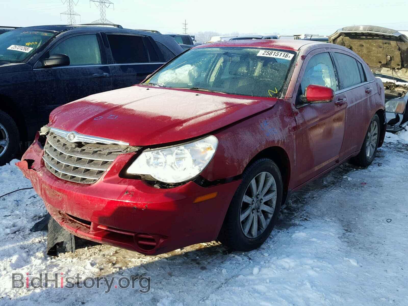 2010 CHRYSLER SEBRING - VIN: 1C3CC5FB4AN202732 - Фото 2