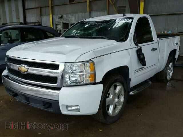 2011 CHEVROLET SILVERADO - VIN: 1GCNKSE06BZ439450 - Фото 2