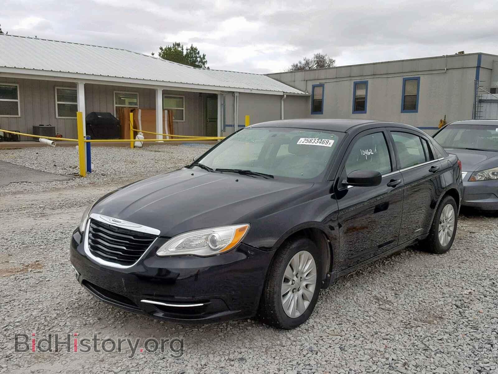 2013 CHRYSLER 200 - VIN: 1C3CCBAB5DN622526 - Фото 2