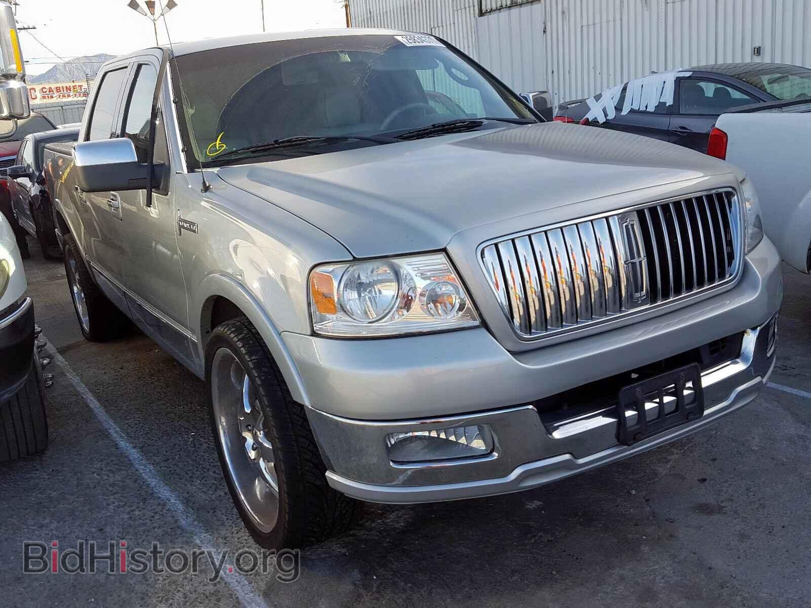 Photo 5LTPW165X6FJ04293 - LINCOLN MARK LT 2006