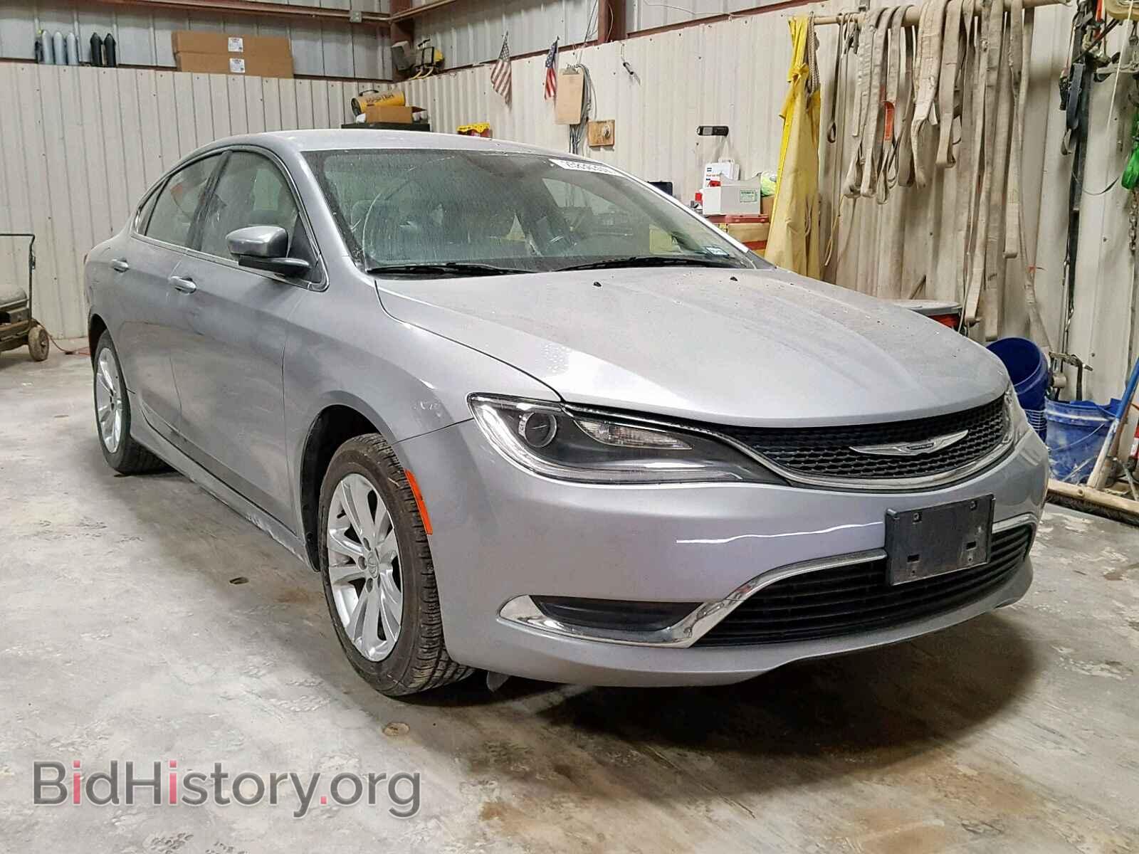 Photo  - CHRYSLER 200 2015