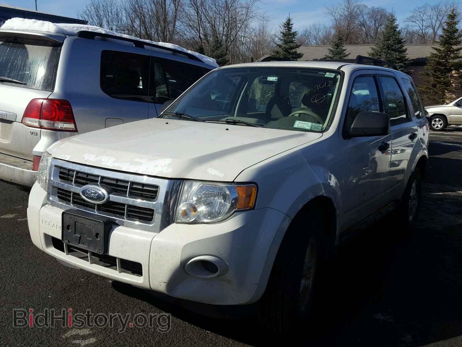 2009 FORD ESCAPE - VIN: 1FMCU92729KB11209 - Фото 2