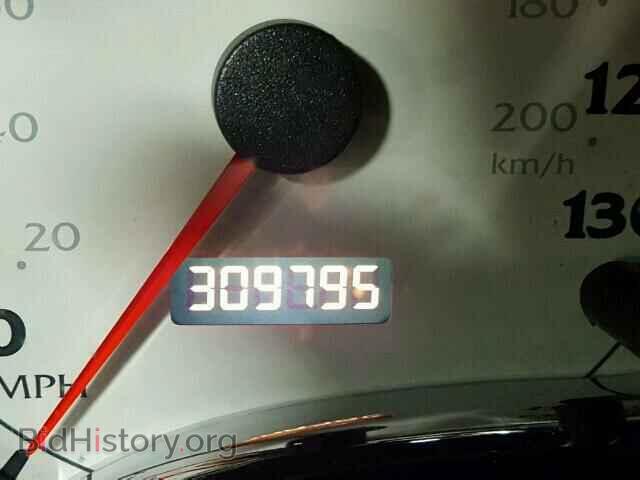 2004 SATURN VUE - VIN: 5GZCZ23D44S855953 - Photo 8
