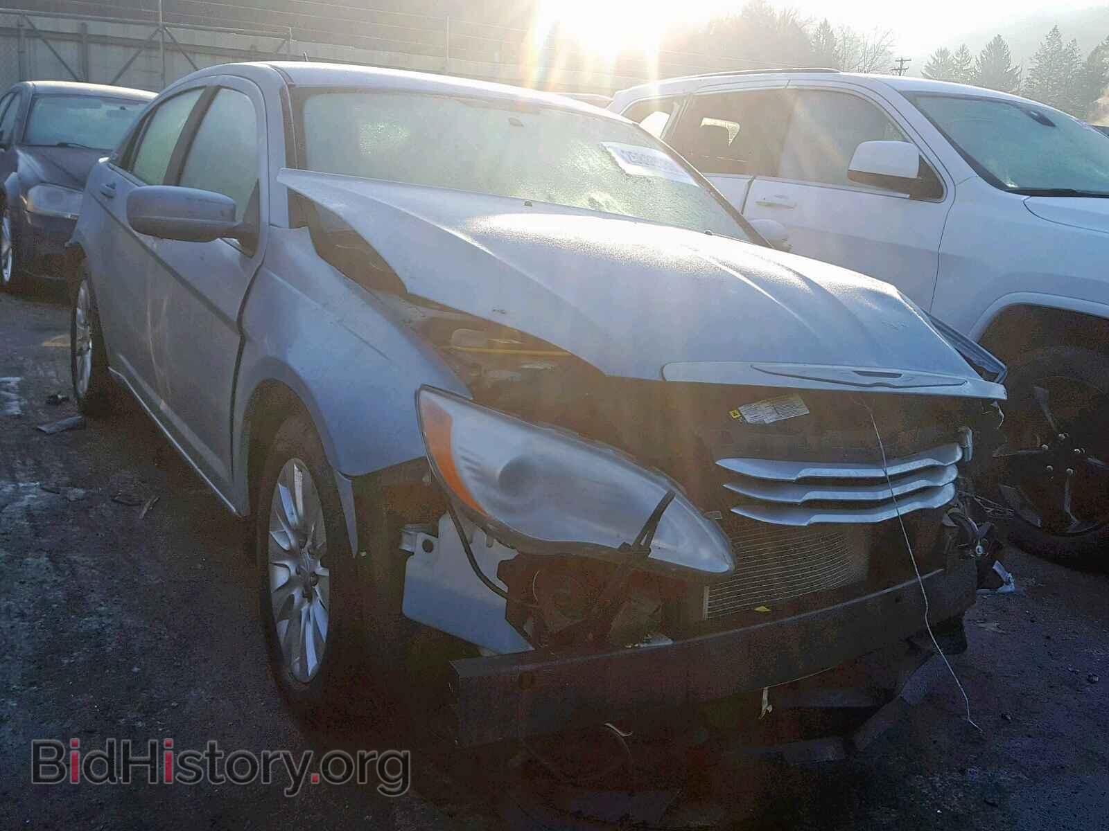 Photo  - CHRYSLER 200 2013