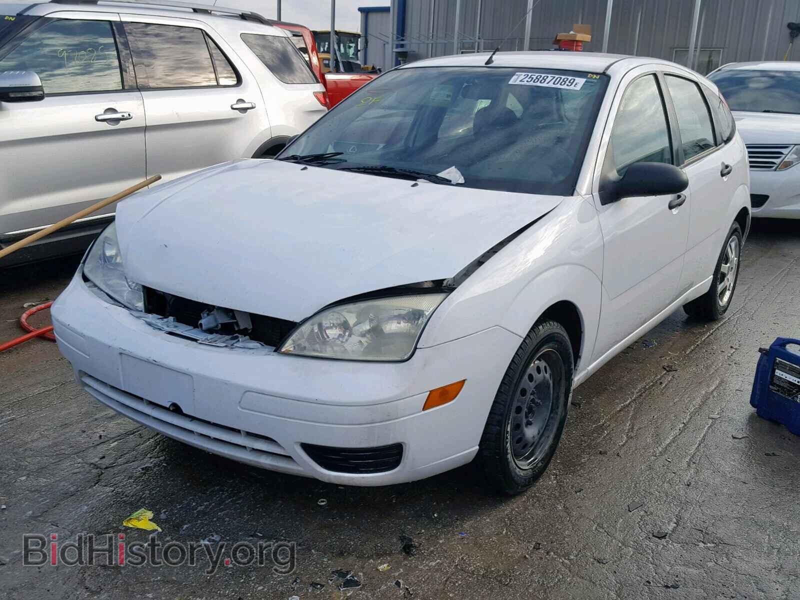 2005 FORD FOCUS - VIN: 3FAFP37N85R111563 - Фото 2