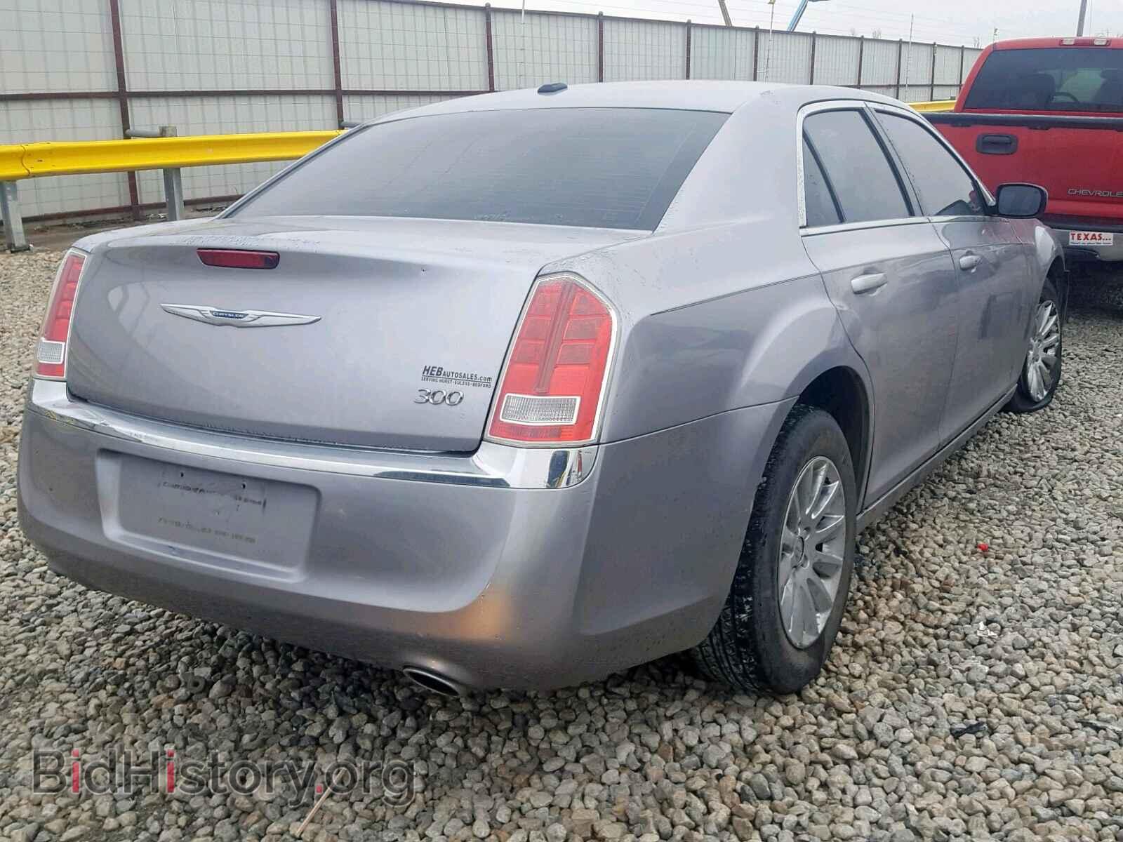 2014 CHRYSLER 300 - VIN: 2C3CCAAG9EH252827 - Фото 4