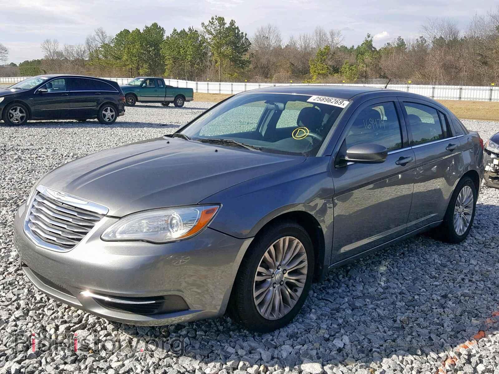 2012 CHRYSLER 200 - VIN: 1C3CCBAB5CN104835 - Photo 2