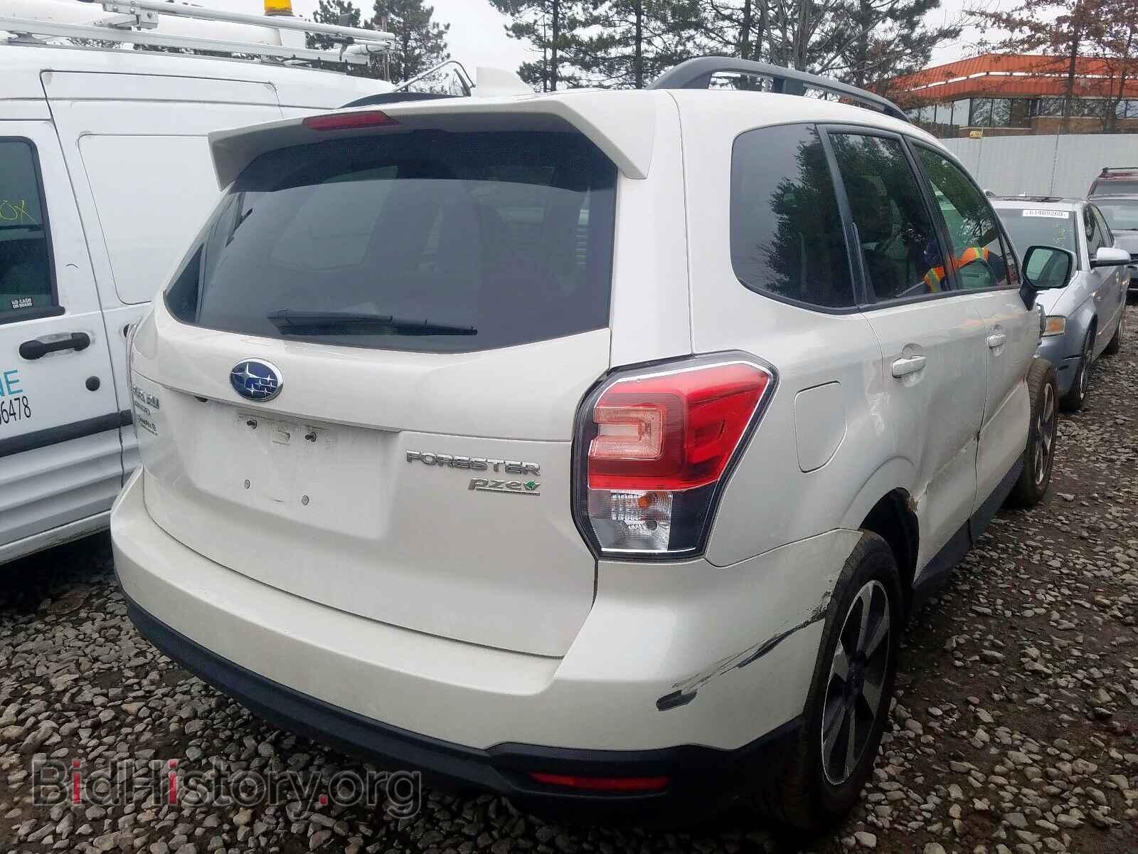 2017 SUBARU FORESTER - VIN: JF2SJAGC8HH557894 - Фото 4