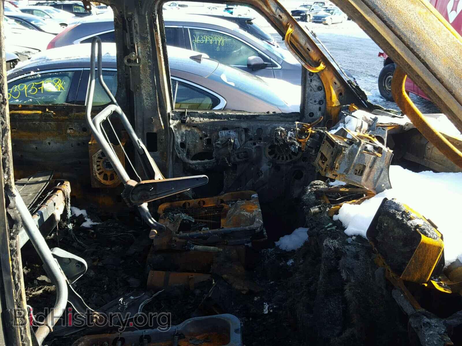 2010 FORD ECONOLINE - VIN: 1FBNE3BL7ADA06229 - Фото 5