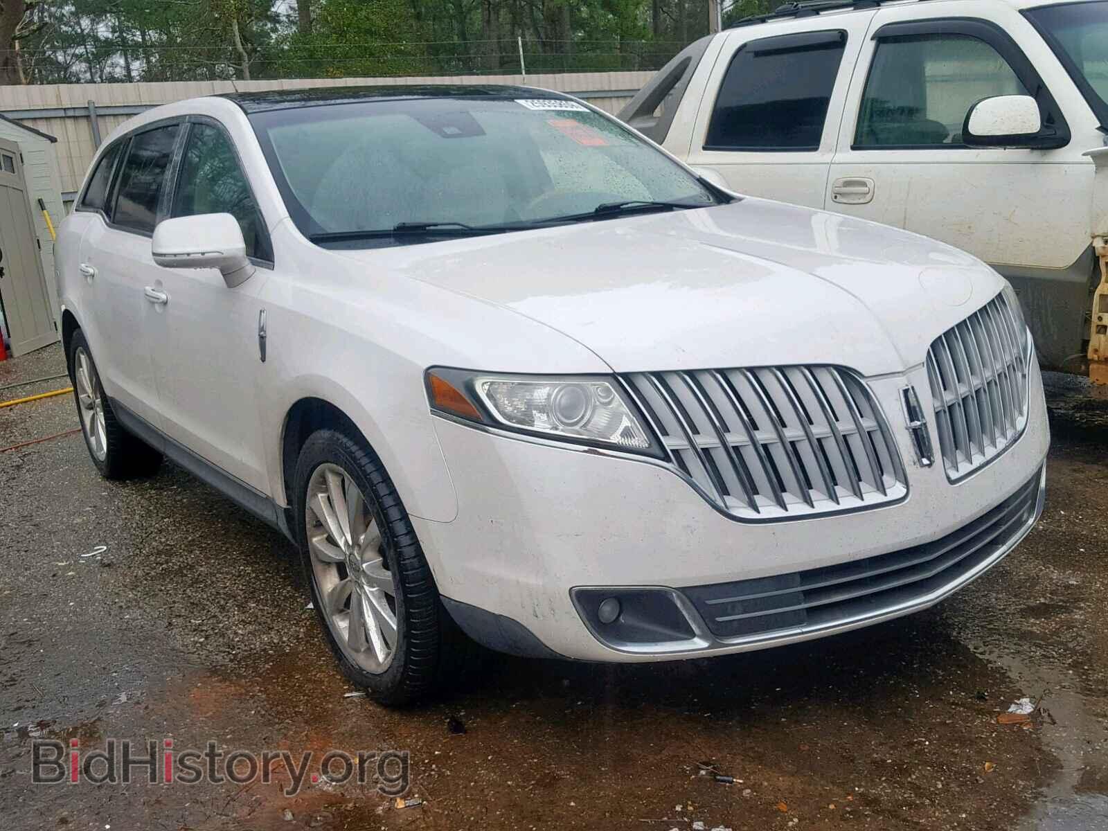 Photo 2LMHJ5AT6ABJ08306 - LINCOLN MKT 2010