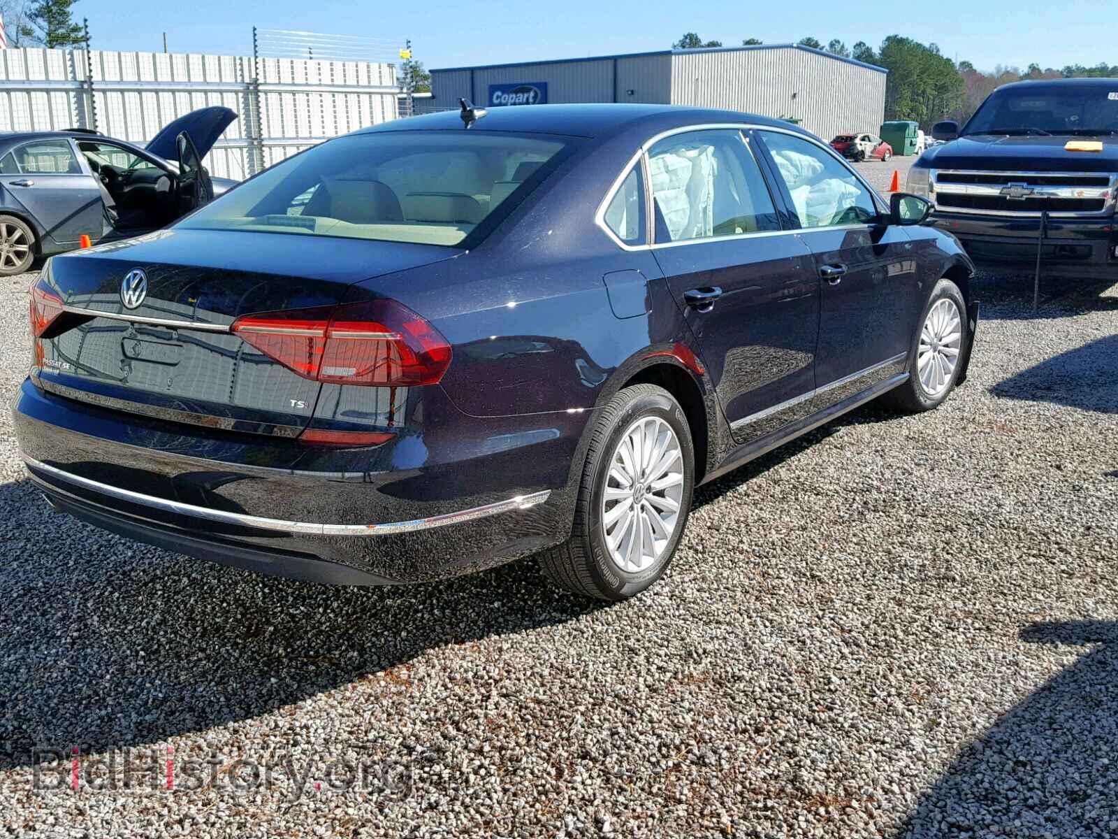 2017 VOLKSWAGEN PASSAT - VIN: 1VWBT7A32HC070365 - Фото 4
