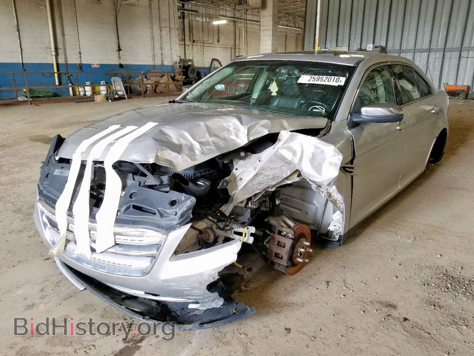 2010 FORD TAURUS - VIN: 1FAHP2FW8AG122111 - Фото 2