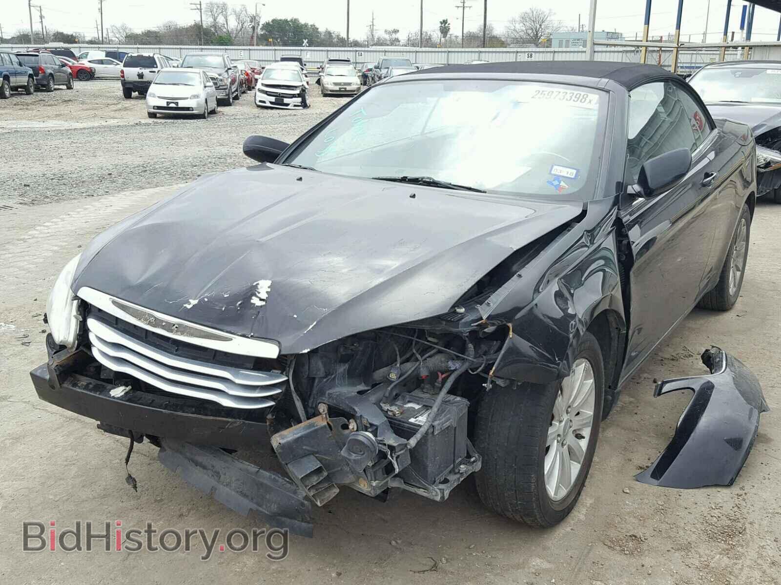 2011 CHRYSLER 200 - VIN: 1C3BC2EB3BN542774 - Фото 2