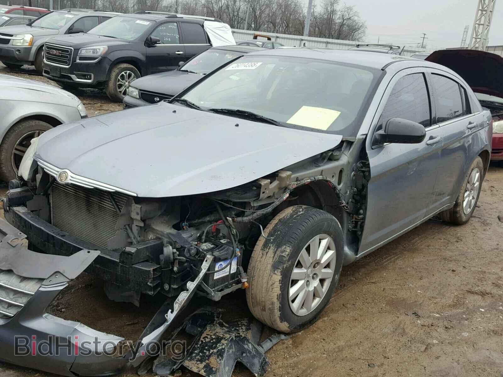 2010 CHRYSLER SEBRING - VIN: 1C3CC4FB8AN126166 - Фото 2