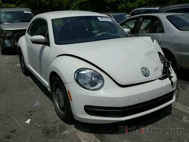 Photo 3VWHP7AT2CM619262 - VOLKSWAGEN BEETLE 2012