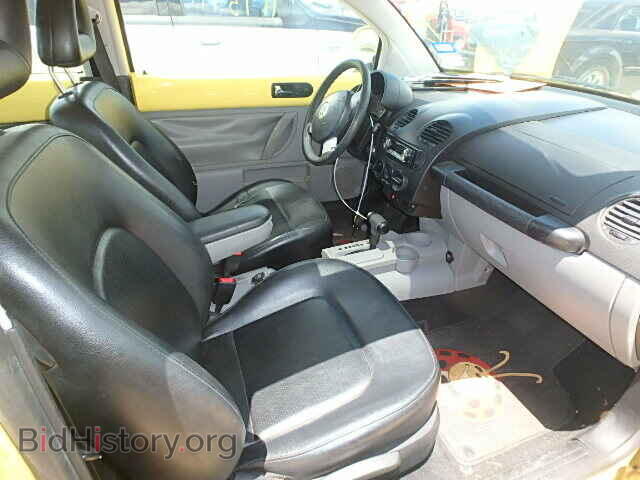 2000 VOLKSWAGEN BEETLE - VIN: 3VWCA21C6YM450451 - Фото 5