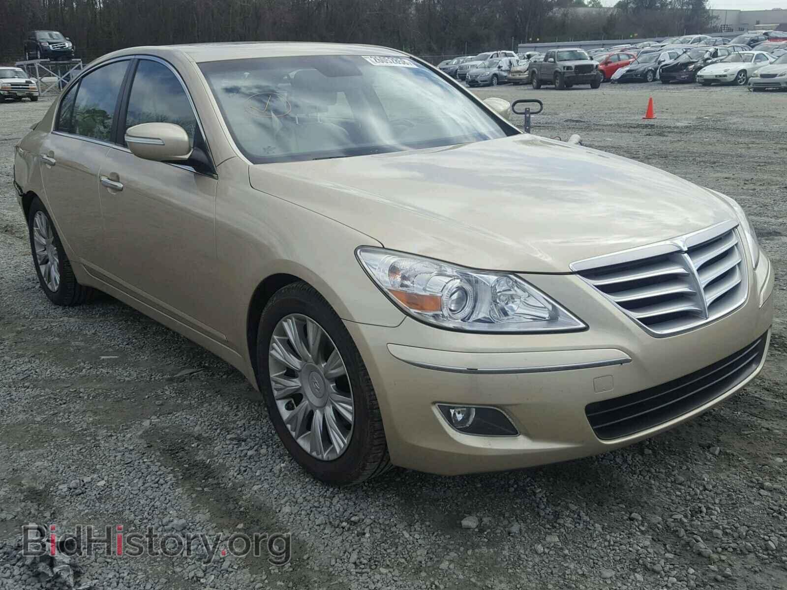 Photo KMHGC4DE6BU145232 - HYUNDAI GENESIS 2011