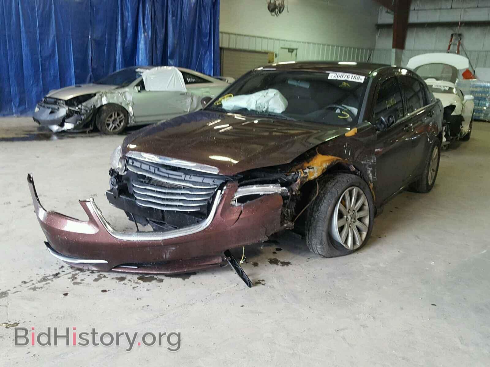 2013 CHRYSLER 200 - VIN: 1C3CCBBGXDN678049 - Фото 2