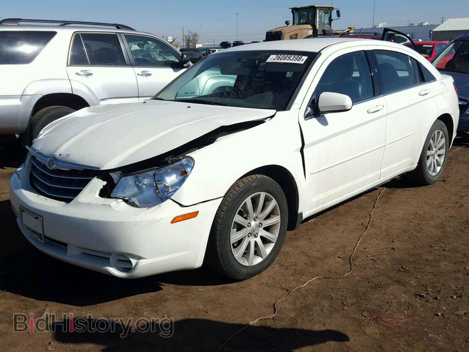 2010 CHRYSLER SEBRING - VIN: 1C3CC5FD6AN190679 - Фото 2