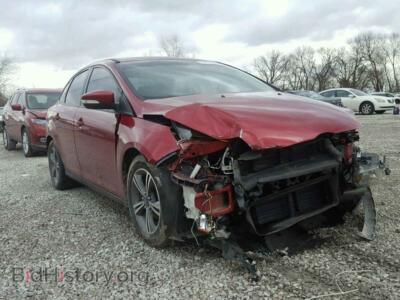 2014 Ford FOCUS Focus SE, красный — VIN 1FADP3F22EL439008, Copart