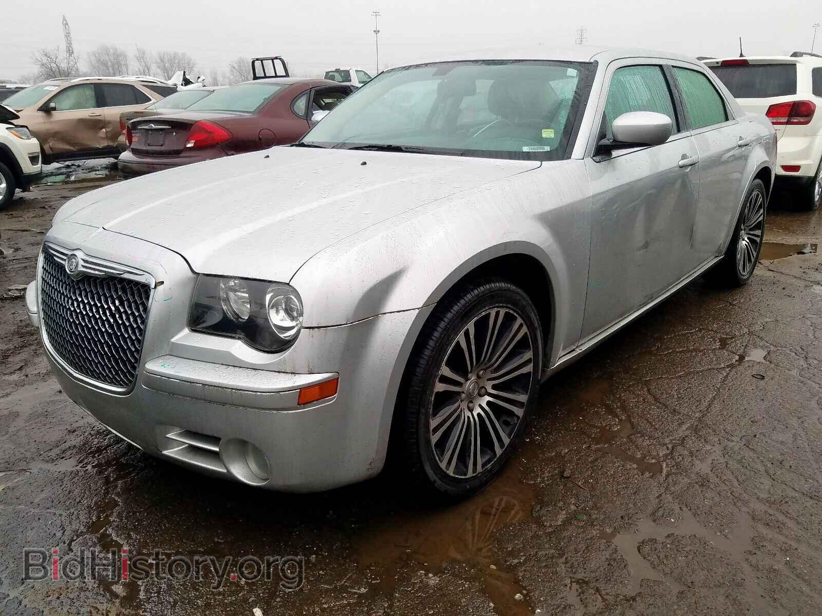 2010 CHRYSLER 300 - VIN: 2C3CA2CV3AH300307 - Фото 2