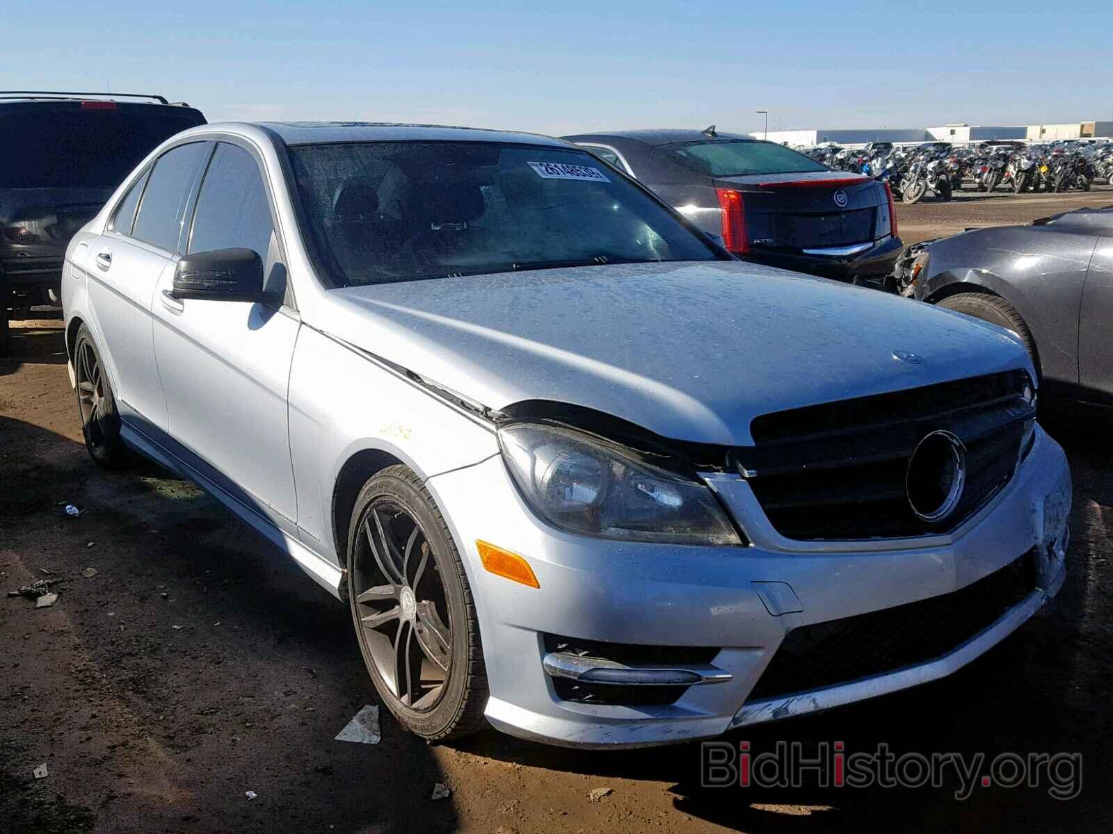 Photo WDDGF4HB5DR269354 - MERCEDES-BENZ C 250 2013