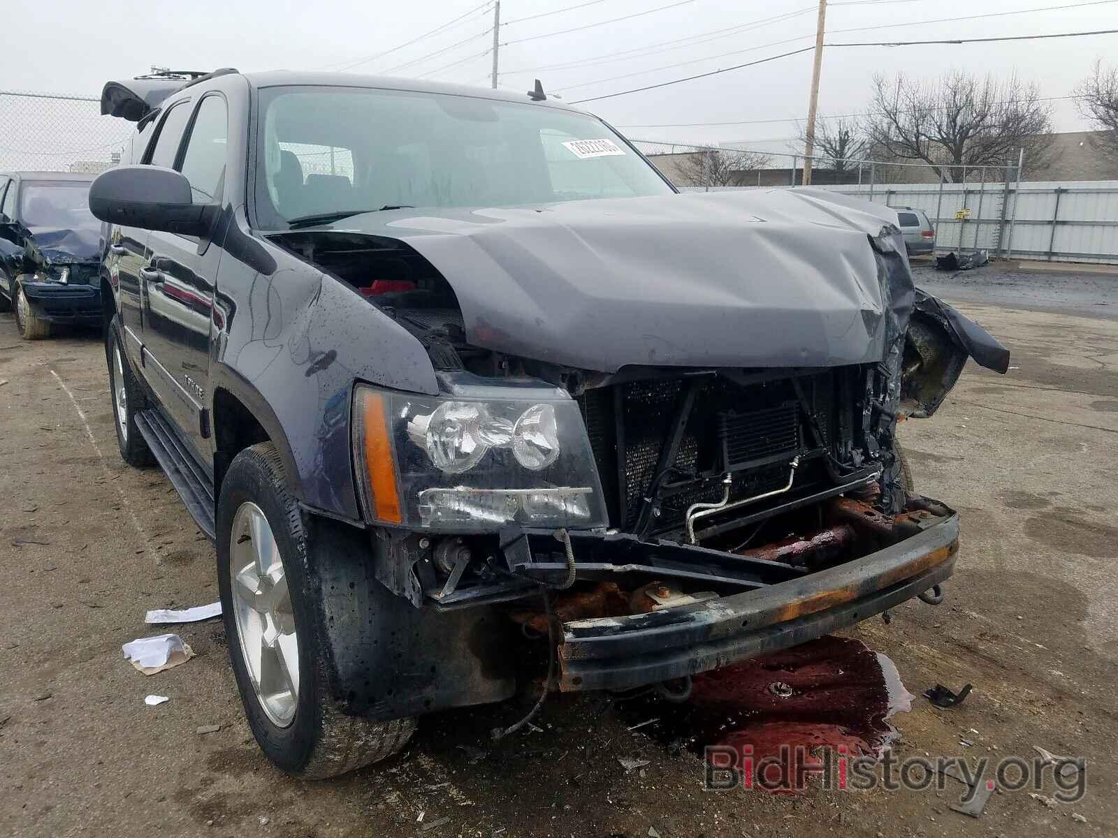 Photo 1GNSKBE01BR224536 - CHEVROLET TAHOE K150 2011