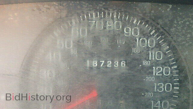 2001 FORD CROWN VIC - VIN: 2FAFP71W91X172957 - Фото 8