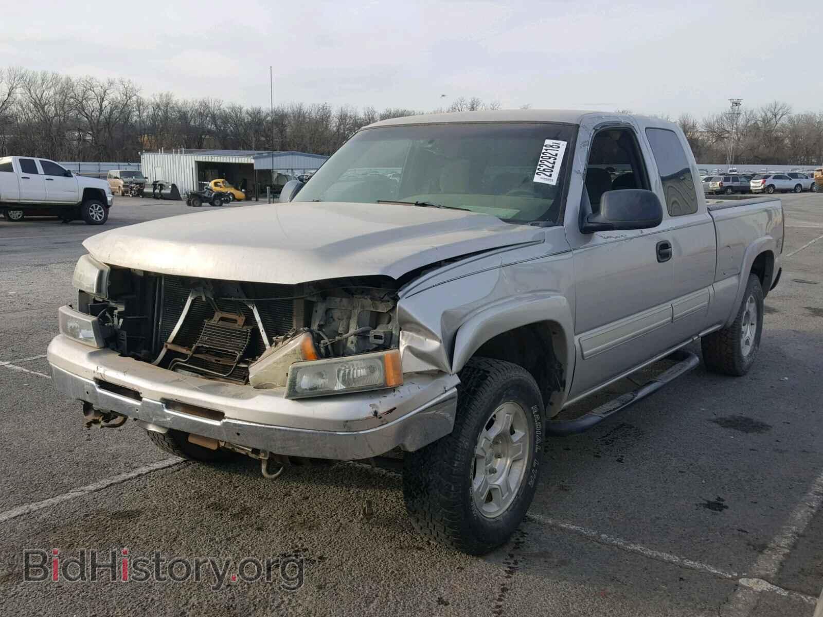 2006 CHEVROLET SILVERADO - VIN: 2GCEK19B261298364 - Фото 2